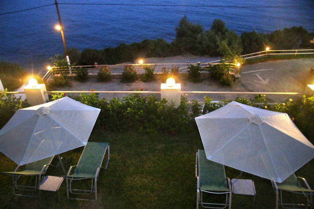 Santa Marina Apartments Родакинон Екстериор снимка