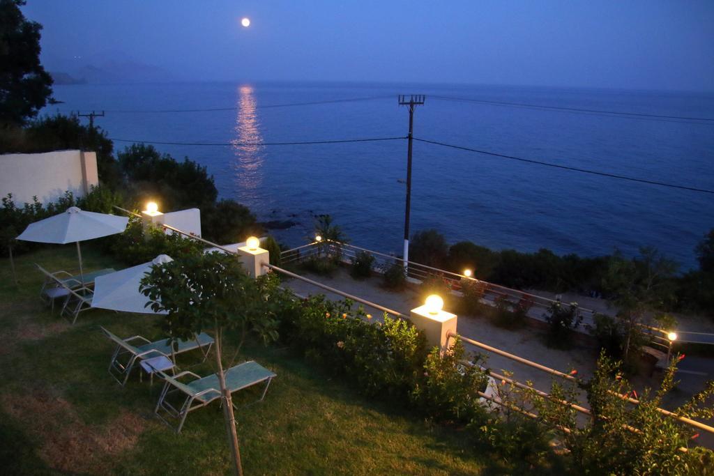 Santa Marina Apartments Родакинон Екстериор снимка
