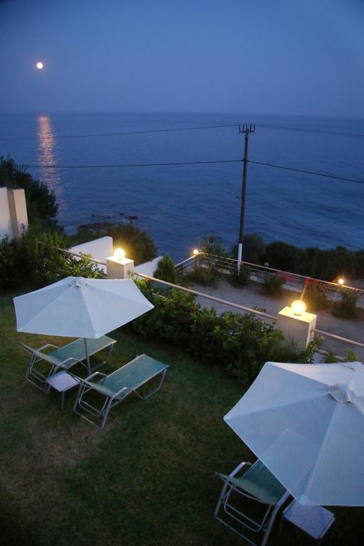 Santa Marina Apartments Родакинон Екстериор снимка