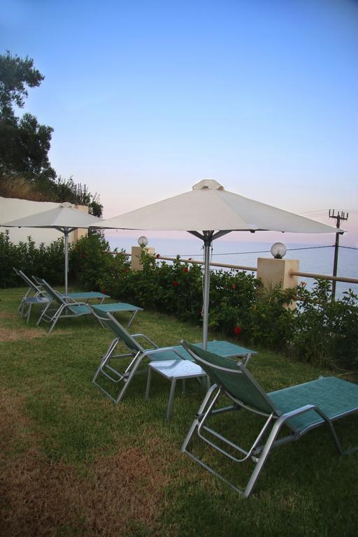Santa Marina Apartments Родакинон Екстериор снимка