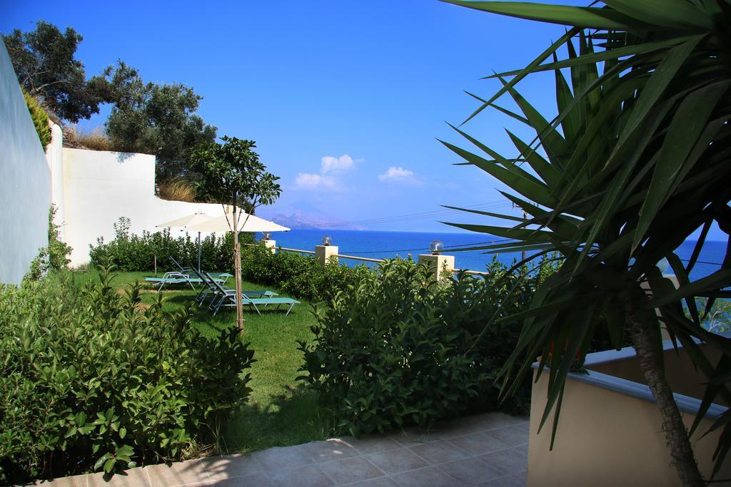 Santa Marina Apartments Родакинон Екстериор снимка