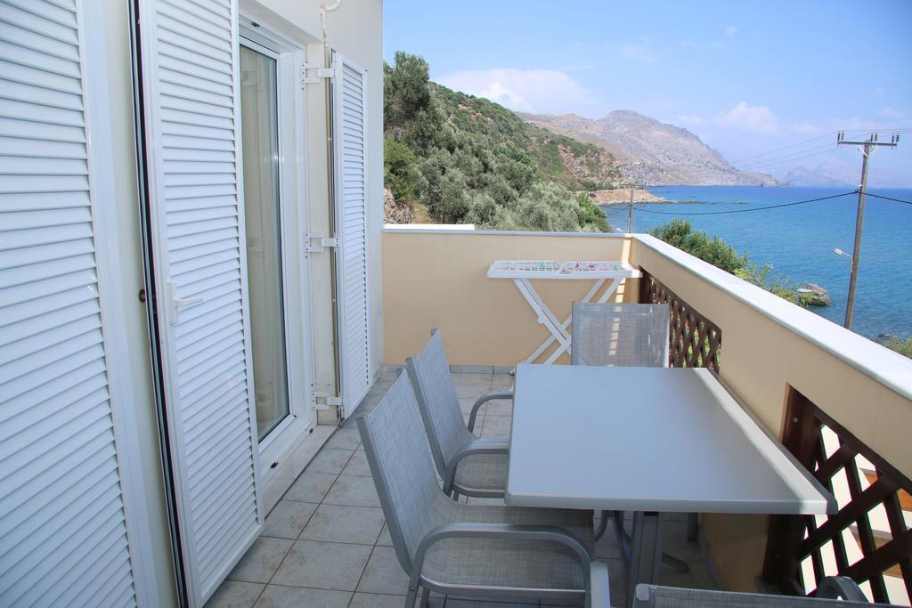 Santa Marina Apartments Родакинон Стая снимка
