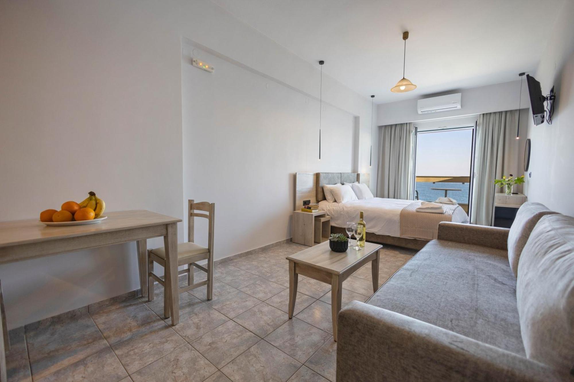 Santa Marina Apartments Родакинон Екстериор снимка